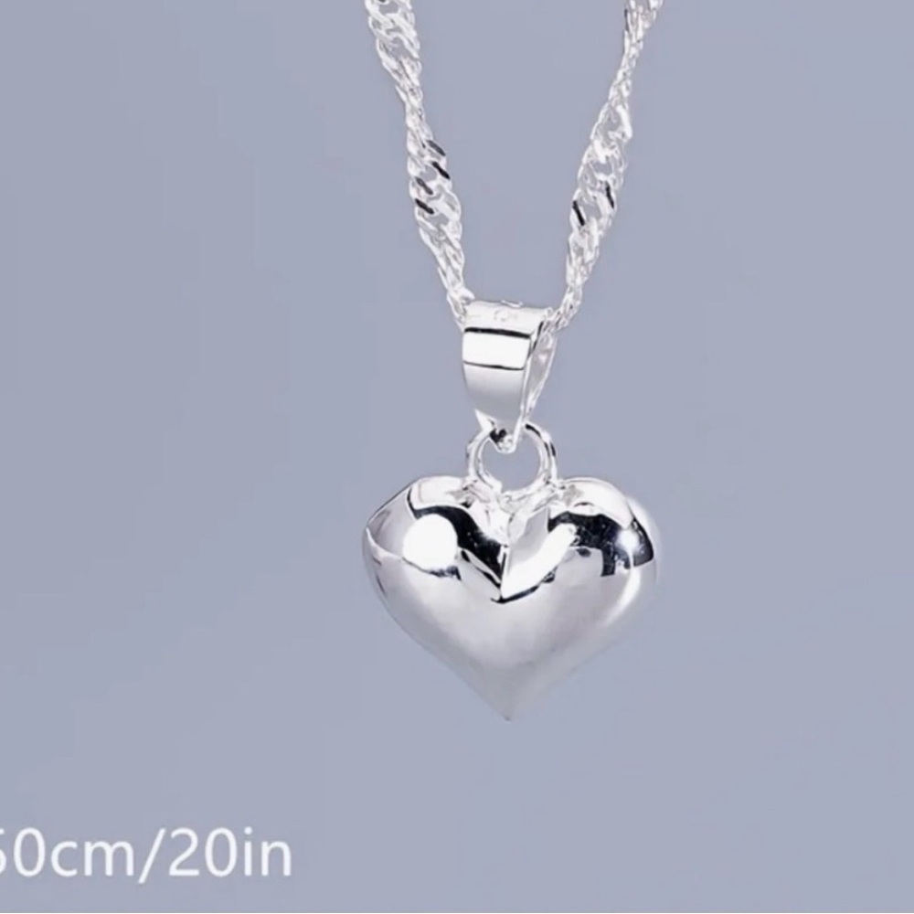 Elegant Silver Heart Pendant Necklace - Picture 2 of 2